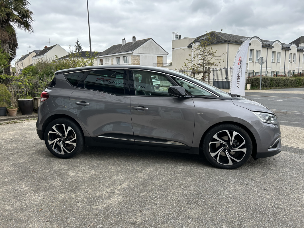 Renault Scenic — 4