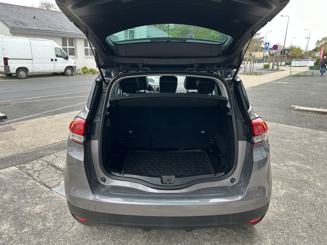 Renault Scenic — 21