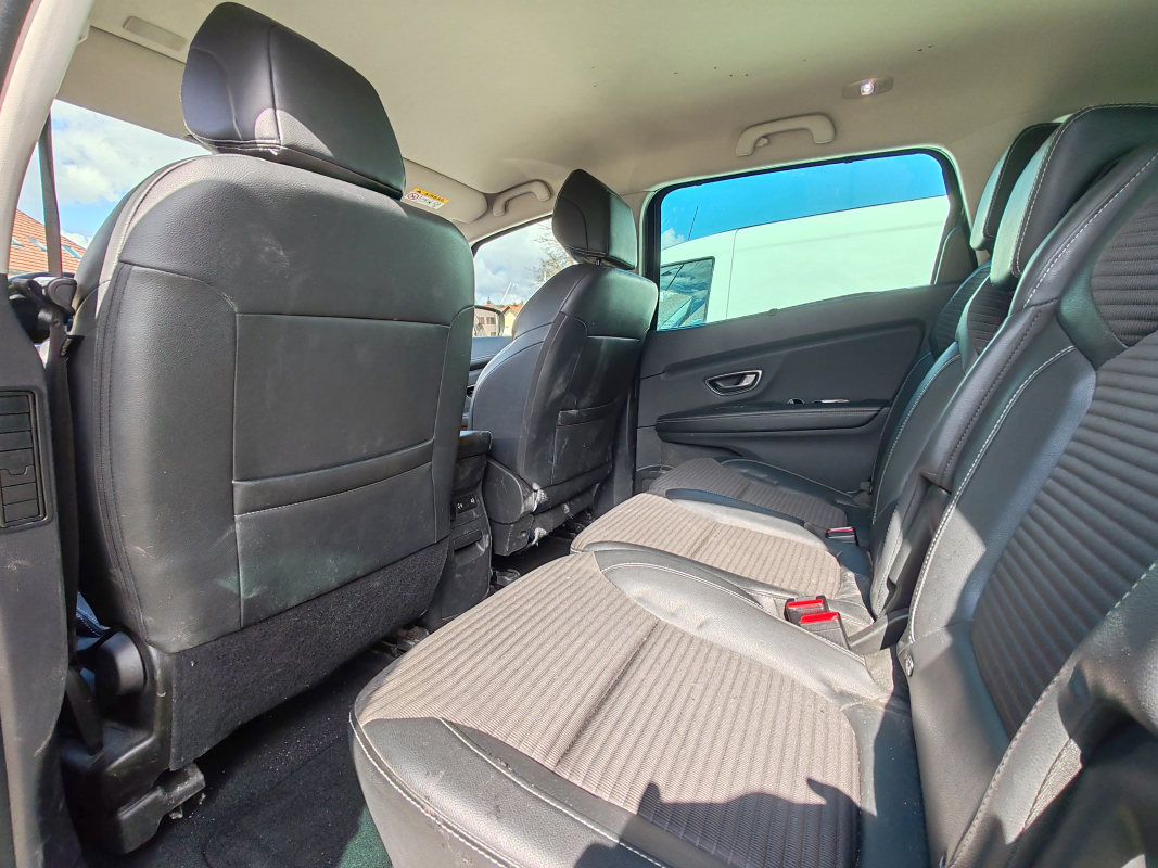 Renault Grand Scenic — 14