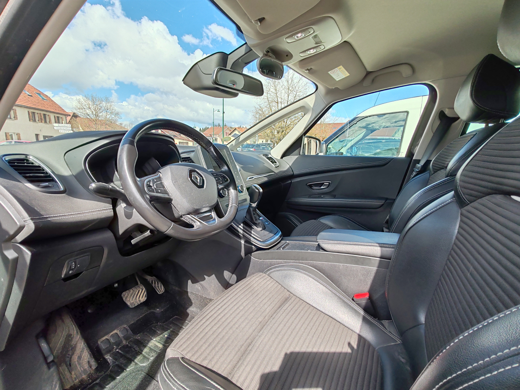 Renault Grand Scenic — 11