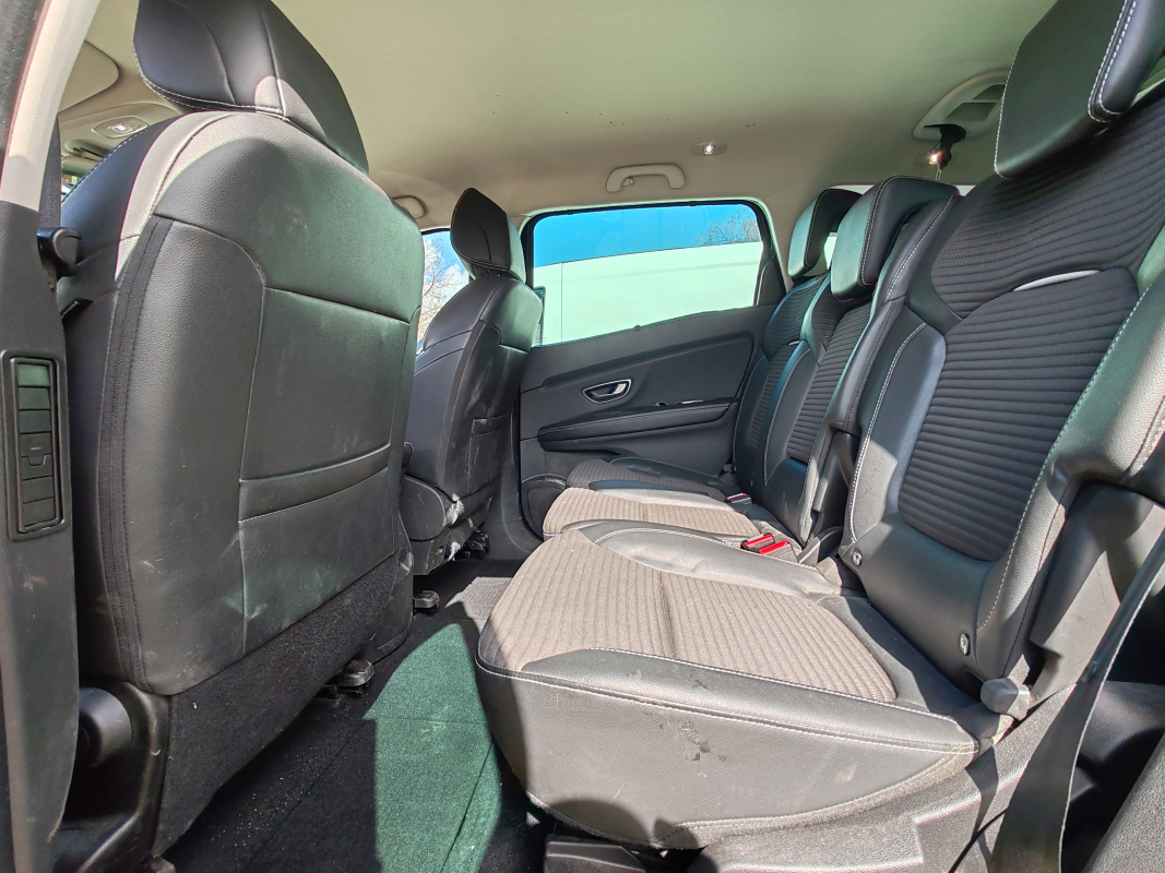 Renault Grand Scenic — 15