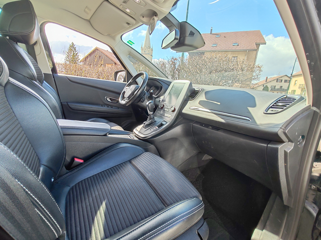 Renault Grand Scenic — 24