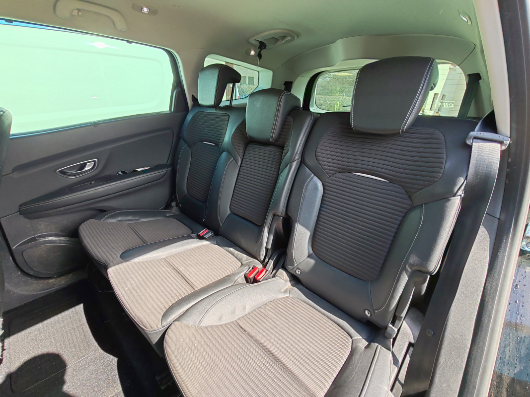 Renault Grand Scenic — 16