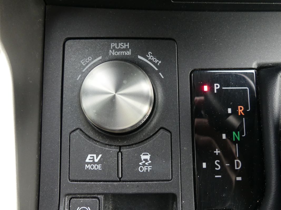 Lexus NX — 33