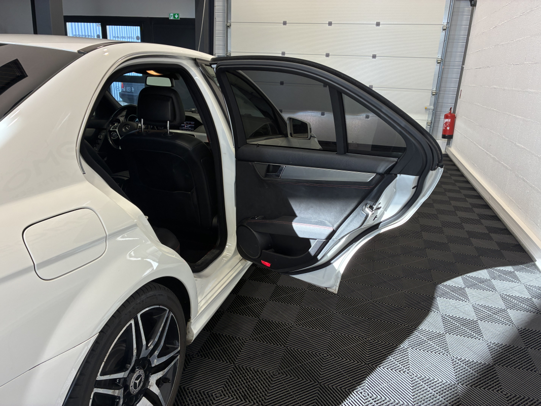 Mercedes Classe C — 16