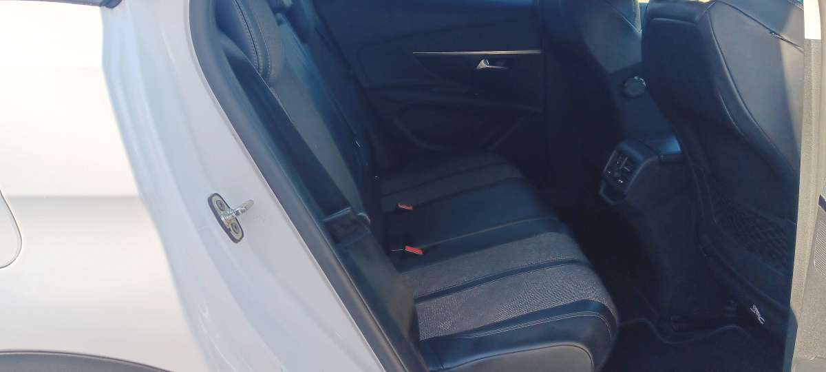 Peugeot 3008 — 12