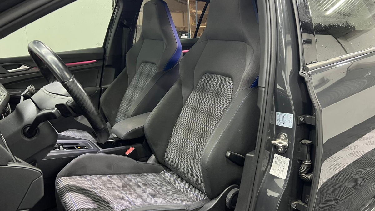 Volkswagen GOLF VIII — 8