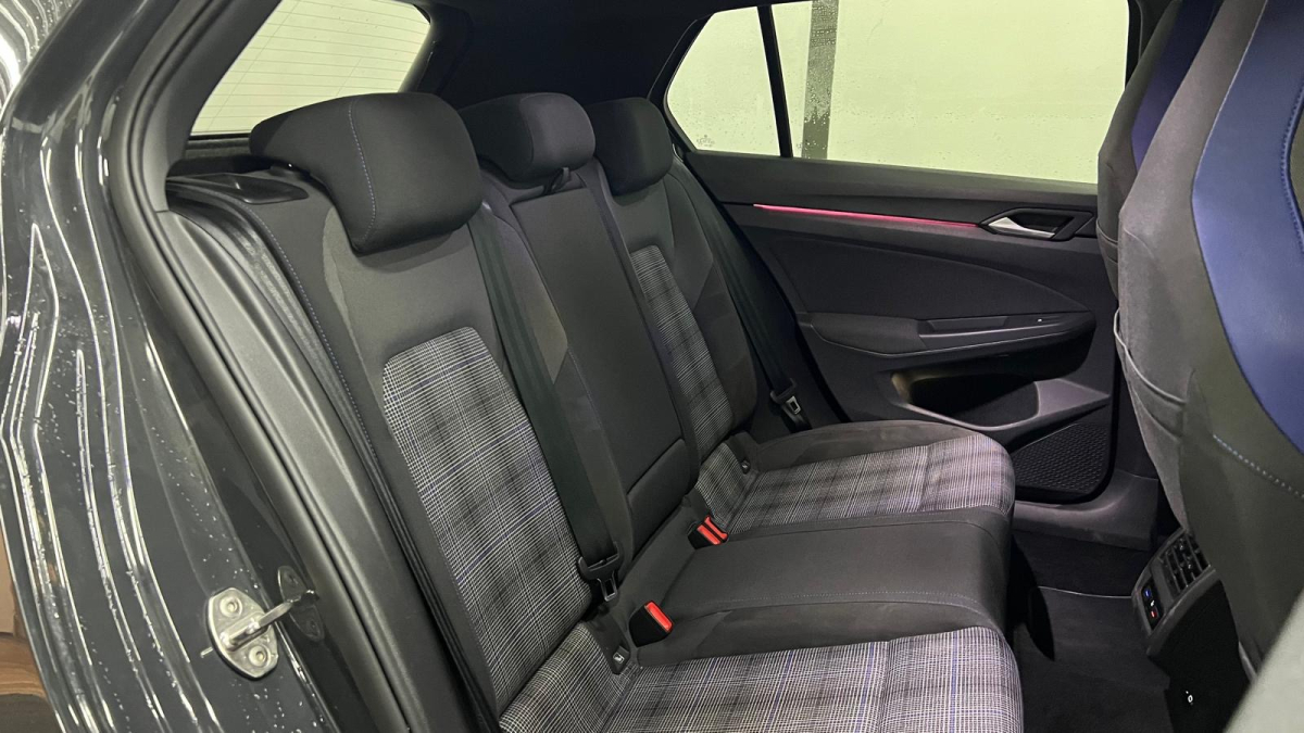 Volkswagen GOLF VIII — 12