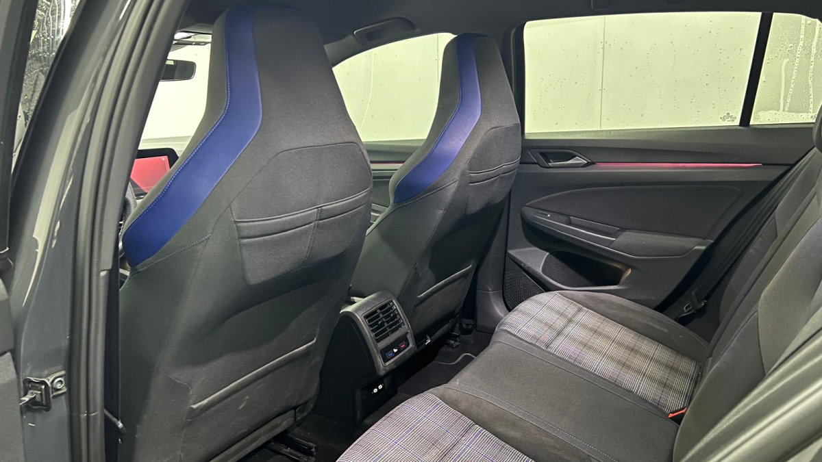 Volkswagen GOLF VIII — 13