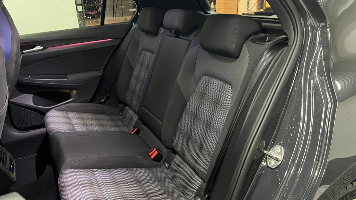 Volkswagen GOLF VIII — 14