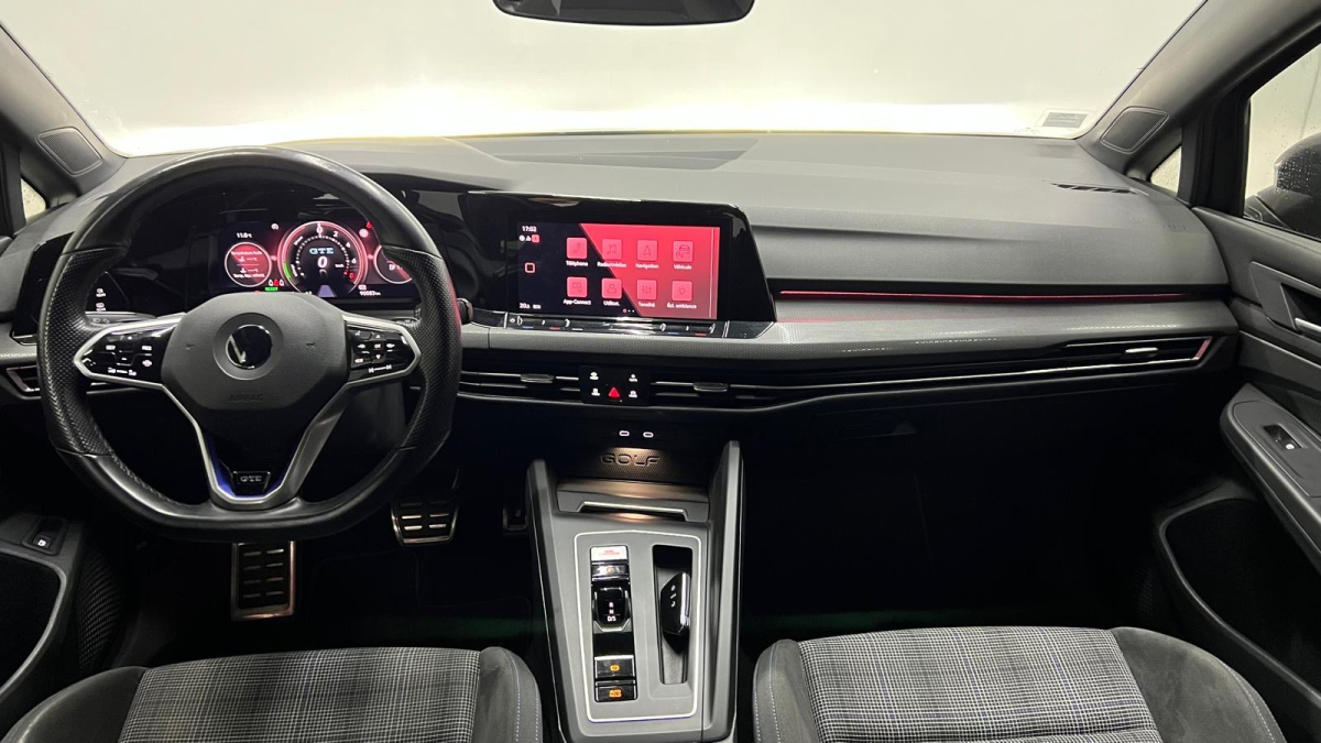 Volkswagen GOLF VIII — 16