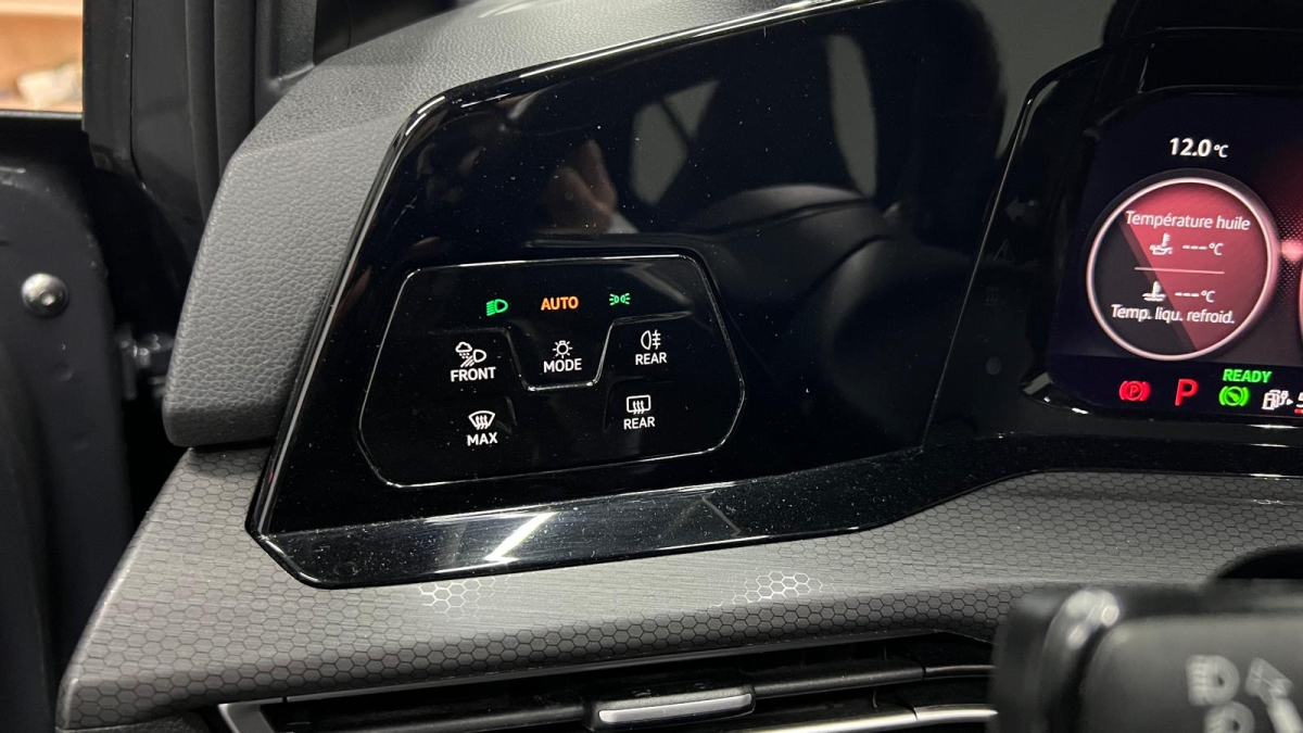 Volkswagen GOLF VIII — 29