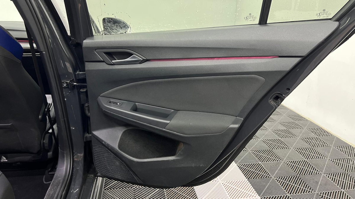 Volkswagen GOLF VIII — 34