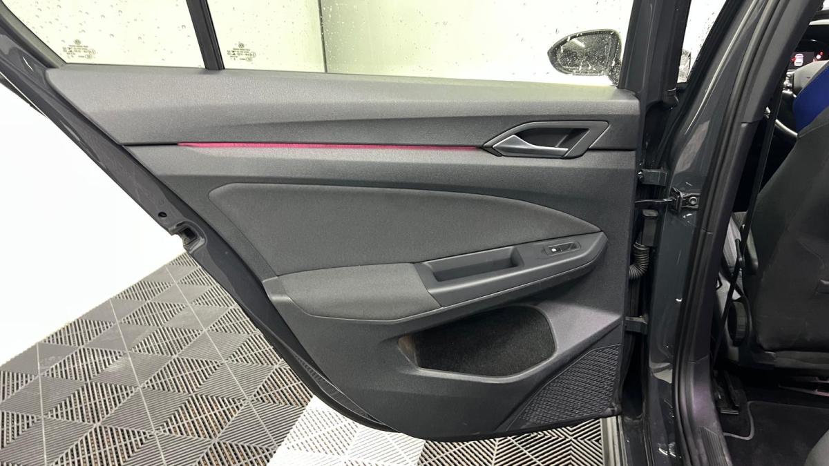 Volkswagen GOLF VIII — 35