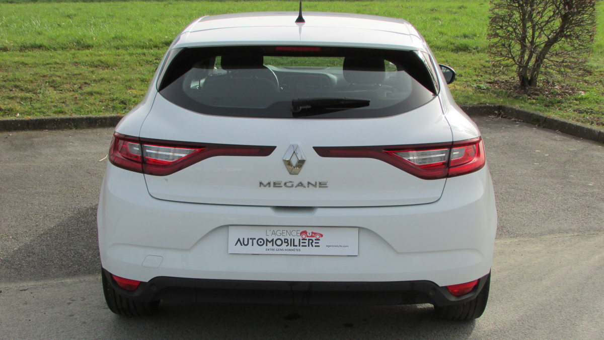 Renault Megane — 5