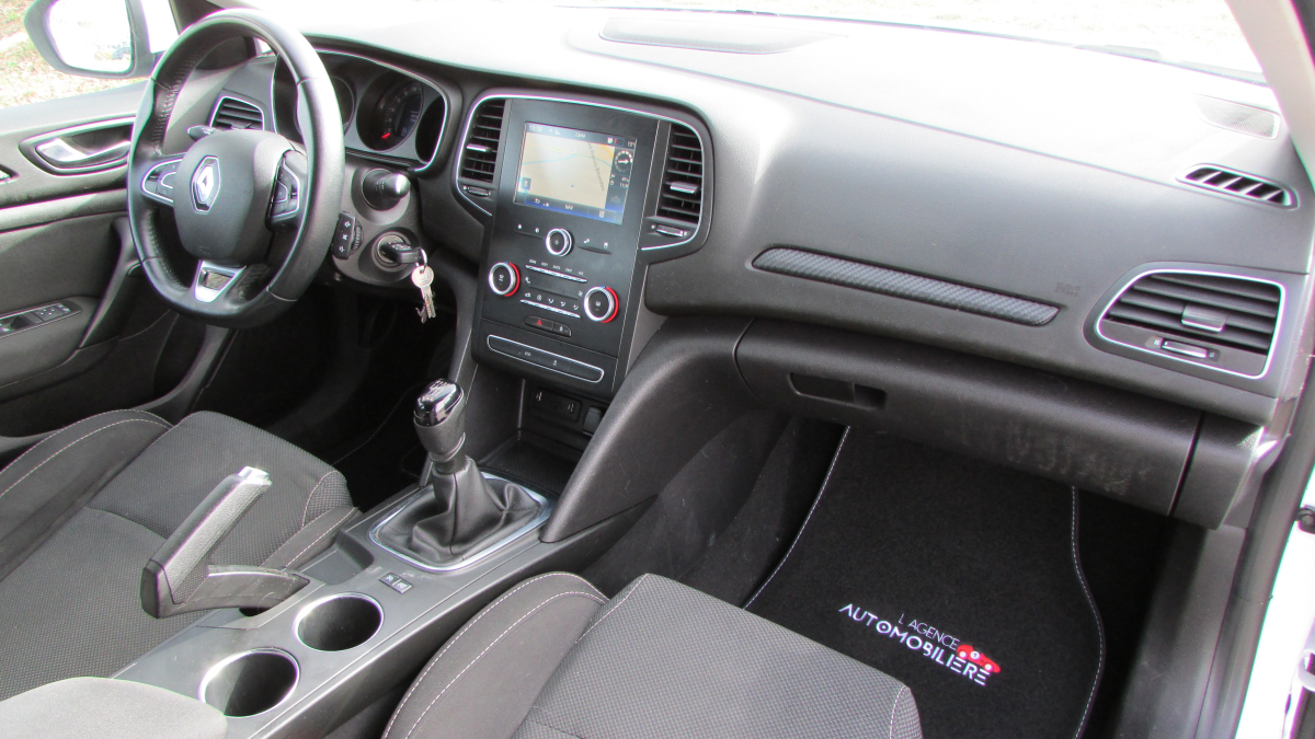Renault Megane — 9