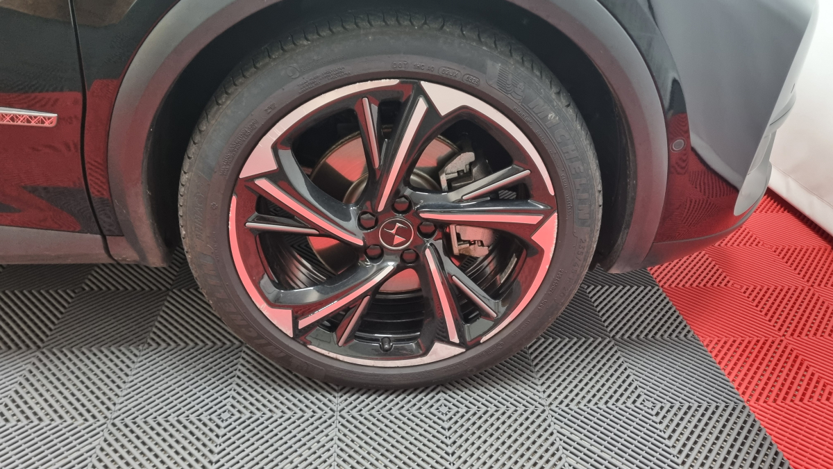 DS DS7 CROSSBACK — 37