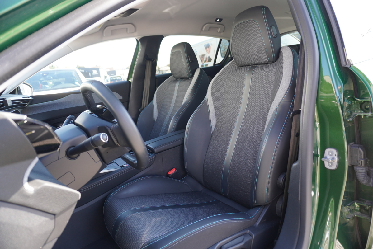 Peugeot 308 — 10