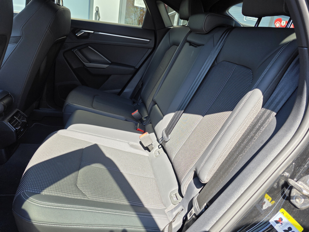 Audi Q3 — 11