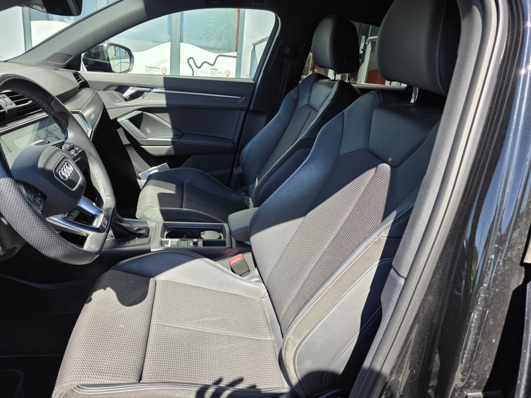 Audi Q3 — 14