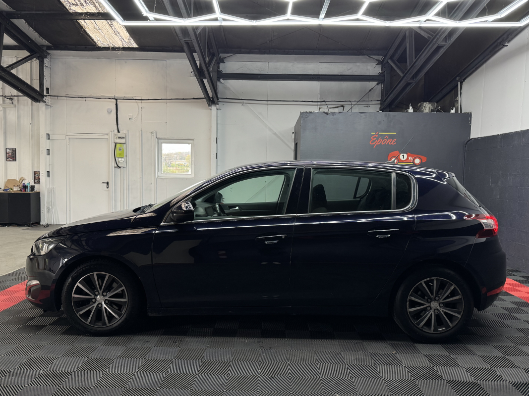 Peugeot 308 — 7