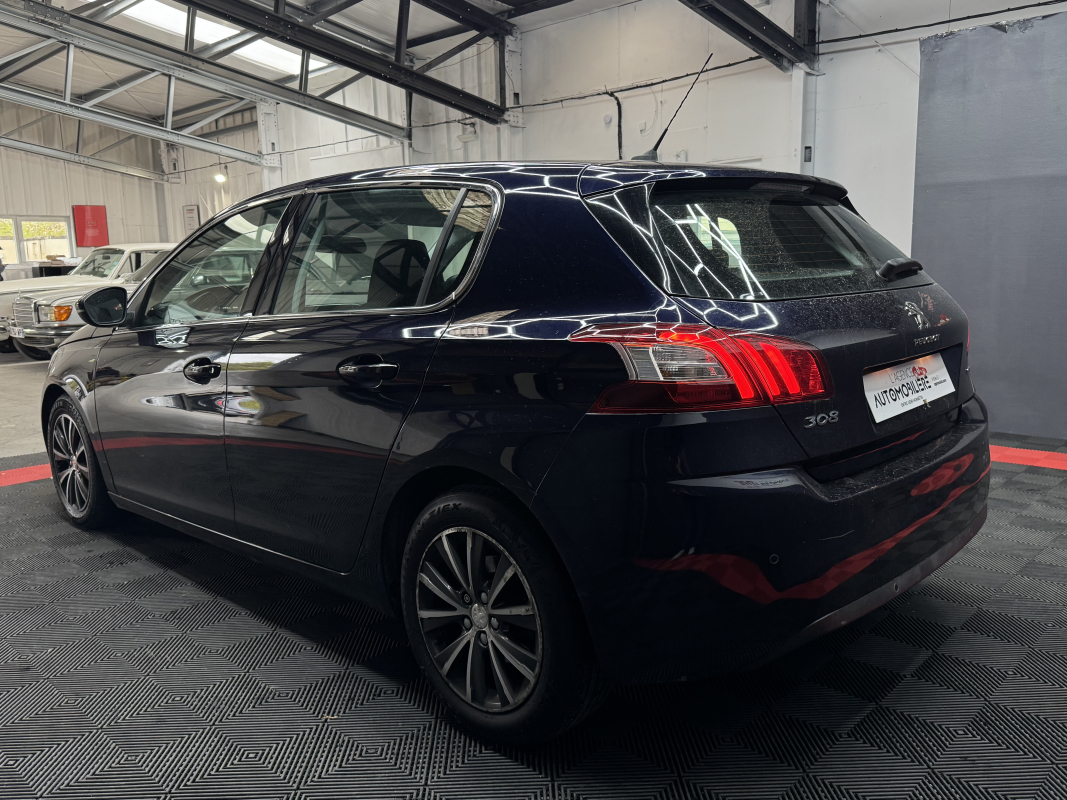 Peugeot 308 — 6