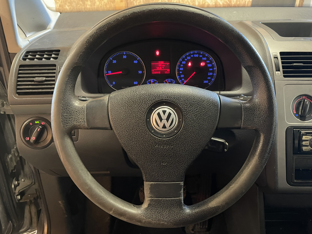 Volkswagen Touran — 8