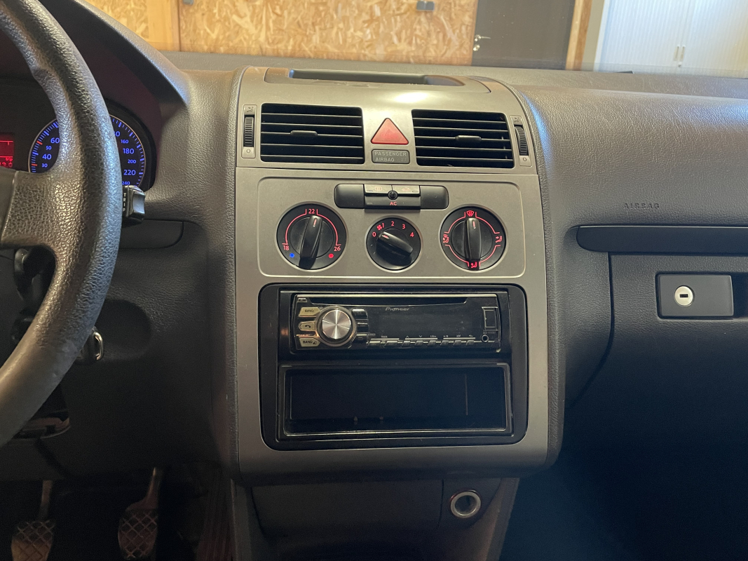 Volkswagen Touran — 9