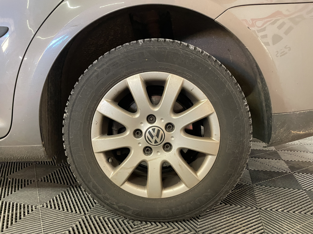 Volkswagen Touran — 10