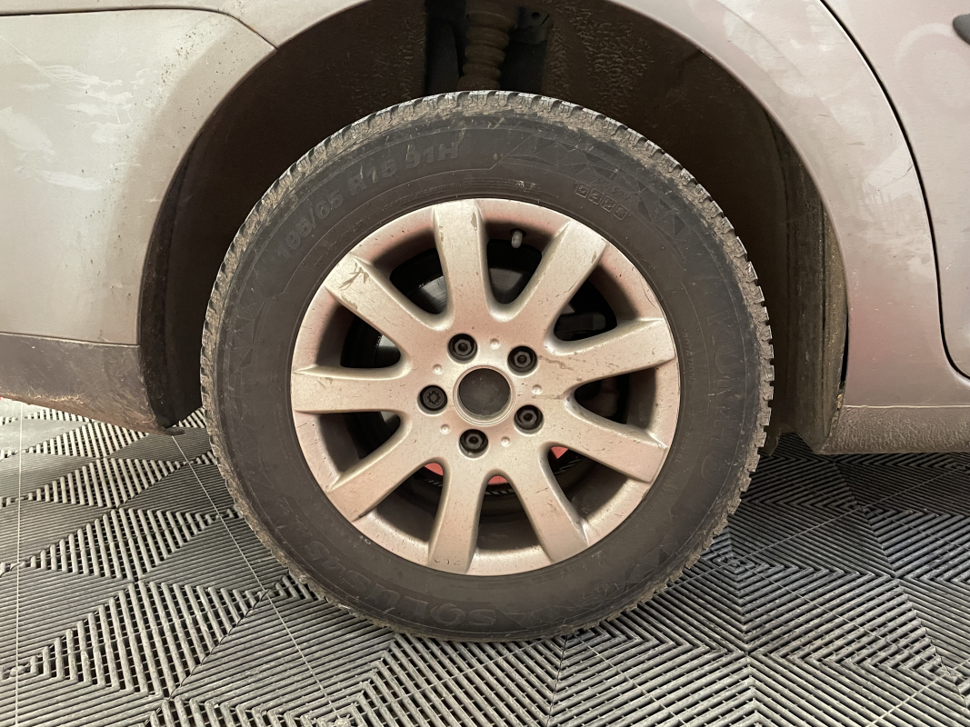 Volkswagen Touran — 20