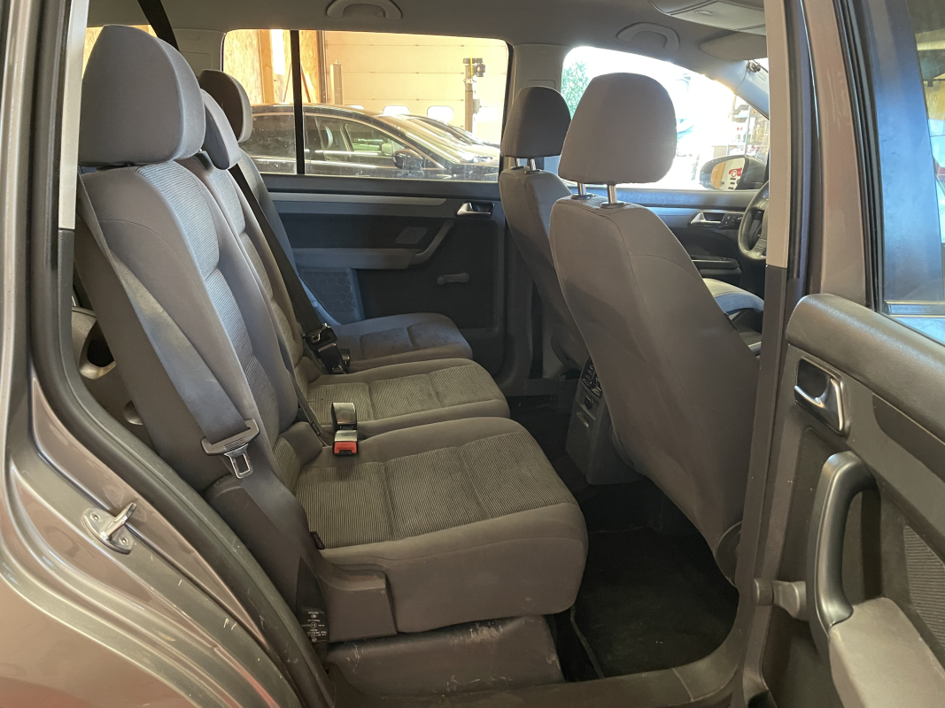 Volkswagen Touran — 14