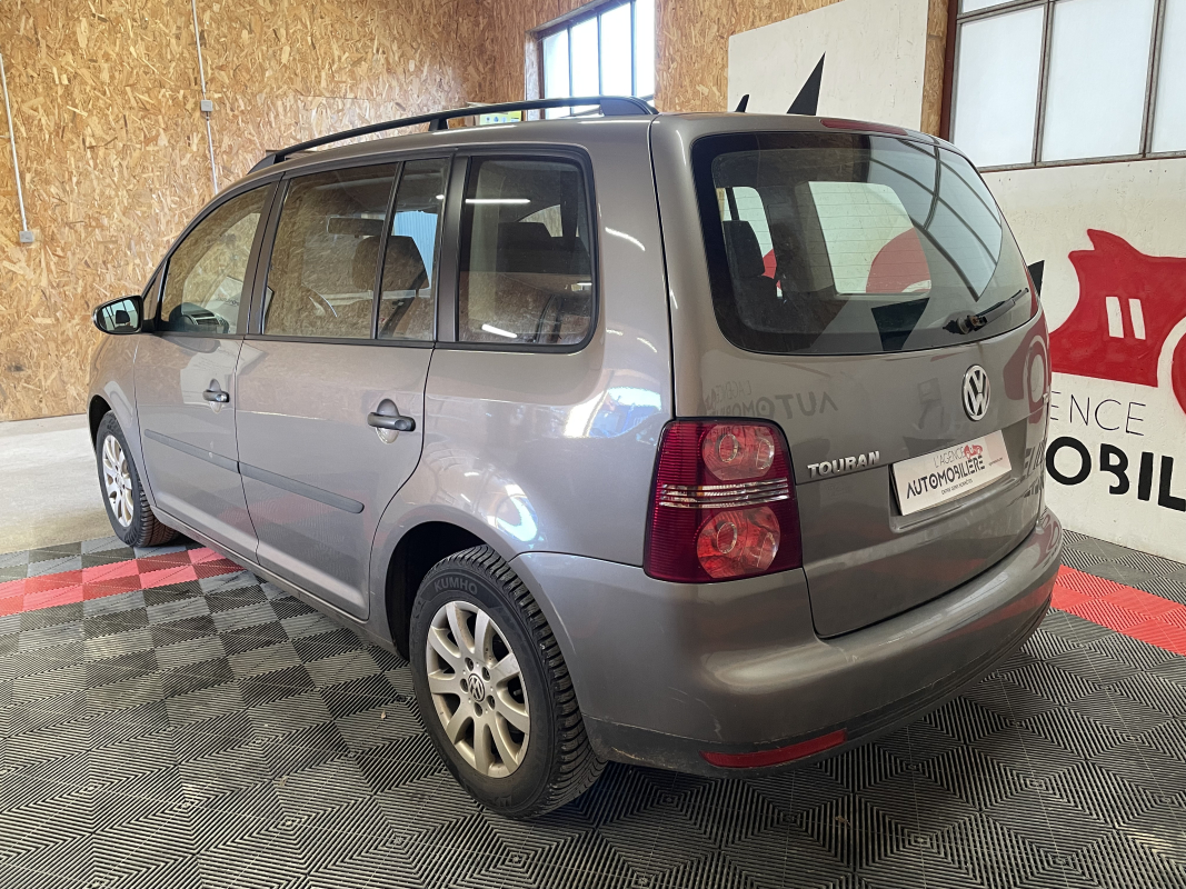 Volkswagen Touran — 2