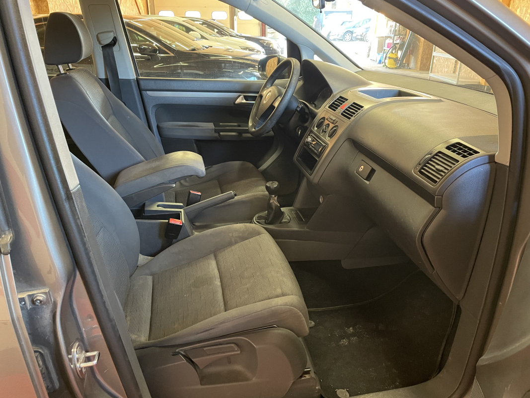 Volkswagen Touran — 16