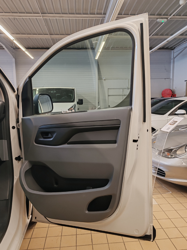 Peugeot Expert — 22