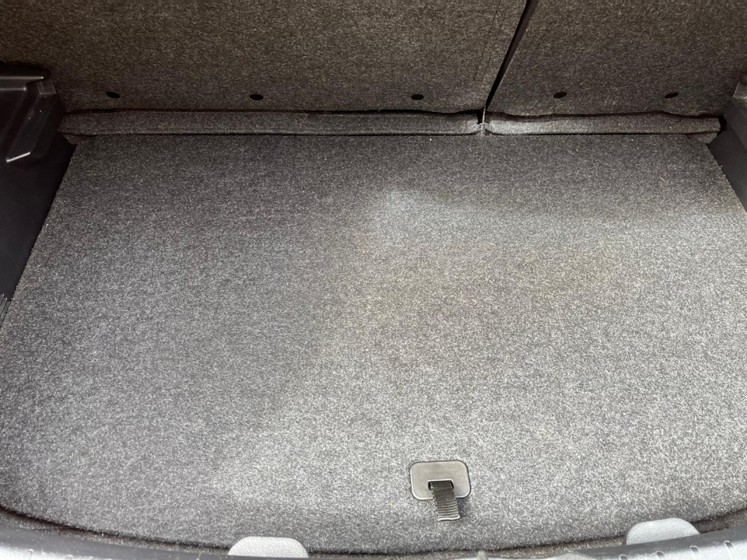 Toyota Yaris — 12