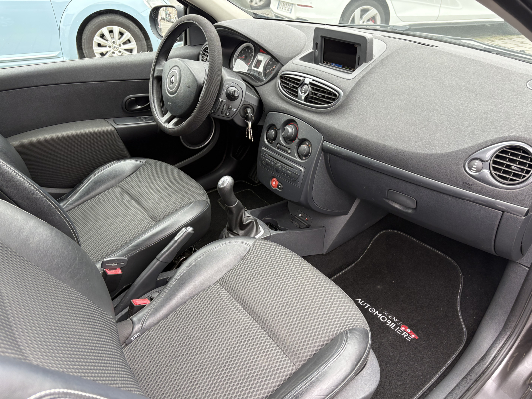 Renault Clio — 11