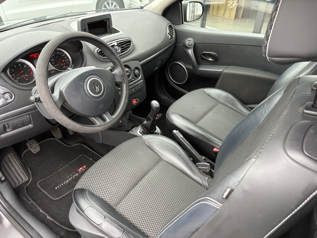 Renault Clio — 16