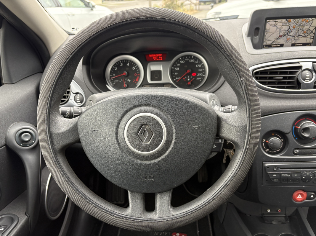 Renault Clio — 19