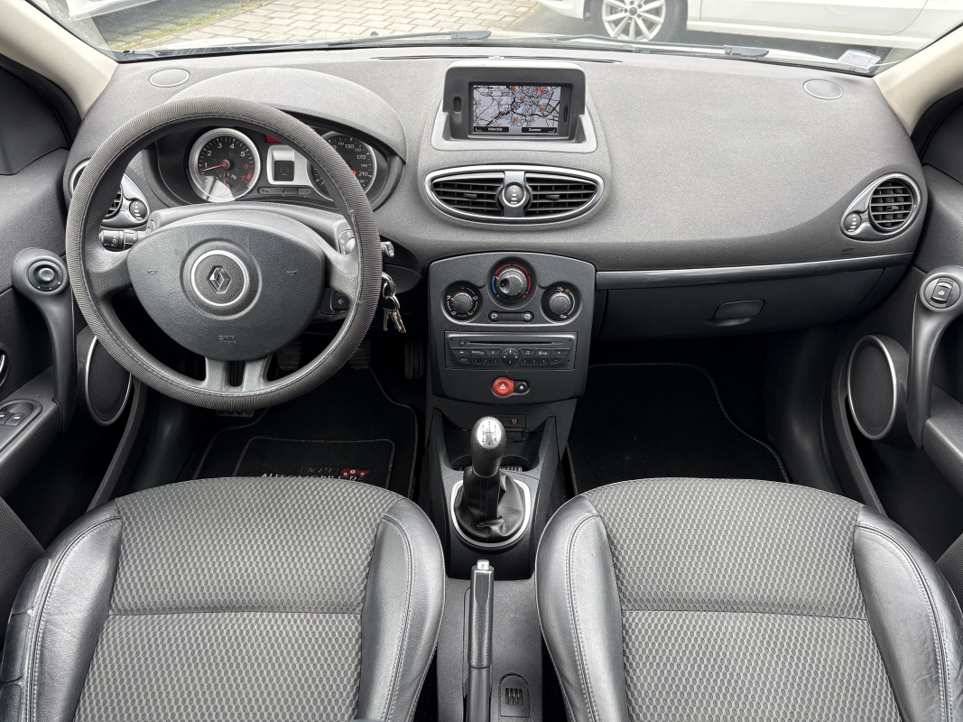 Renault Clio — 10