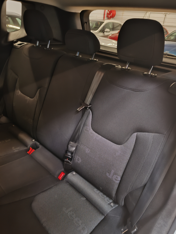 Jeep Renegade — 17