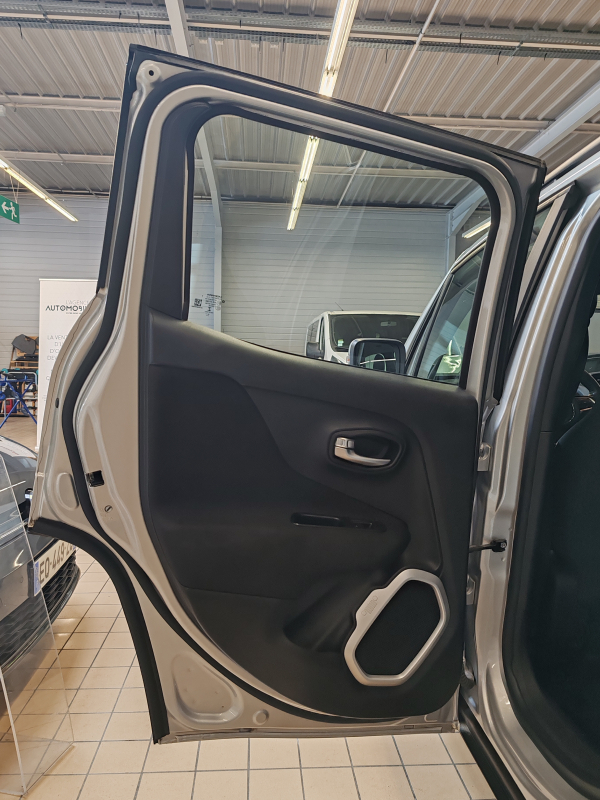 Jeep Renegade — 28