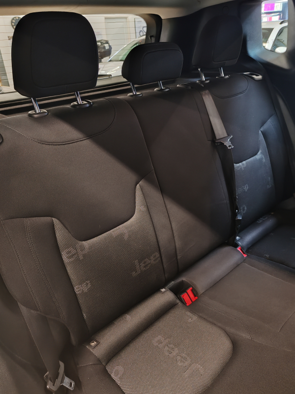 Jeep Renegade — 16