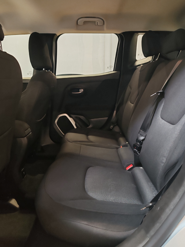 Jeep Renegade — 15