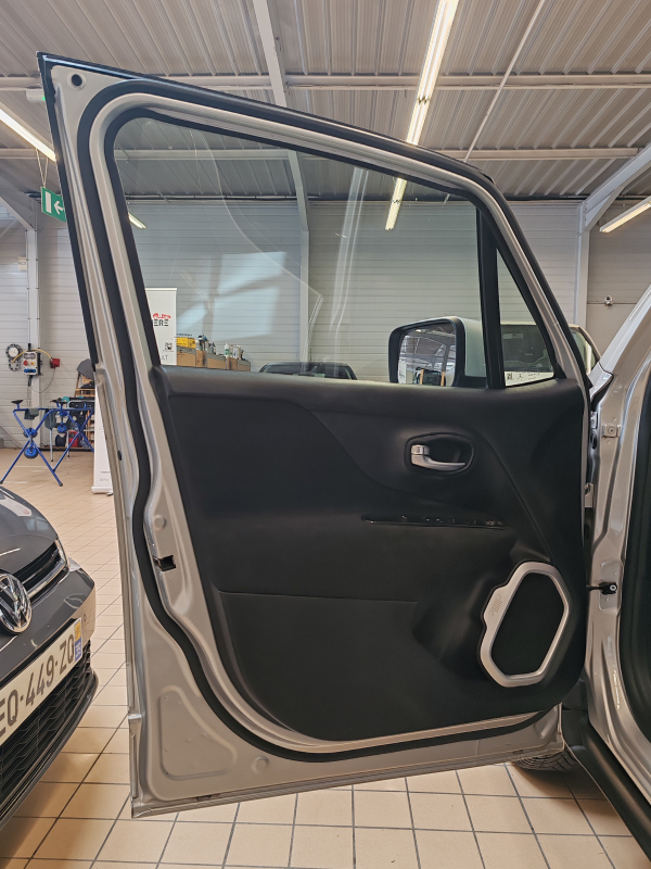 Jeep Renegade — 25
