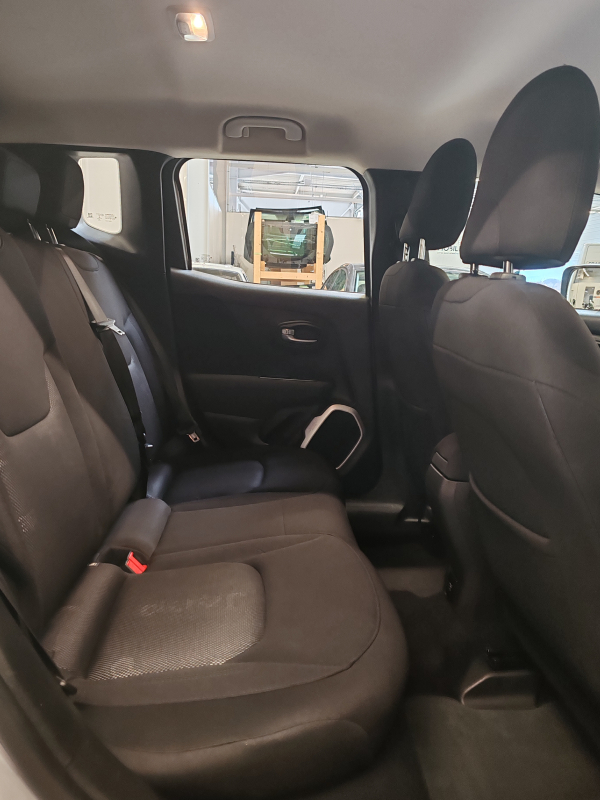 Jeep Renegade — 14