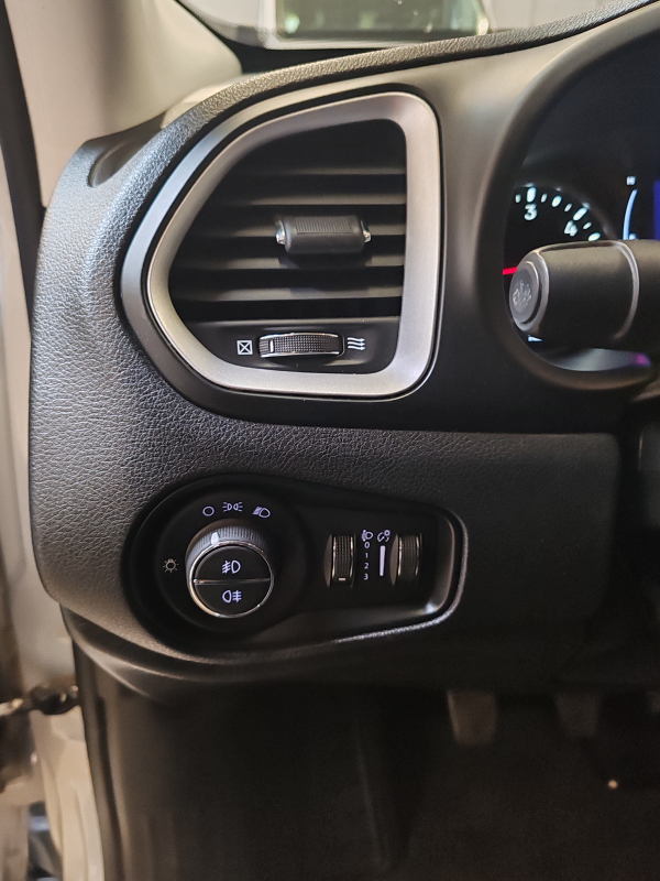 Jeep Renegade — 30