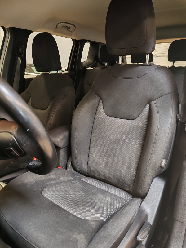 Jeep Renegade — 12