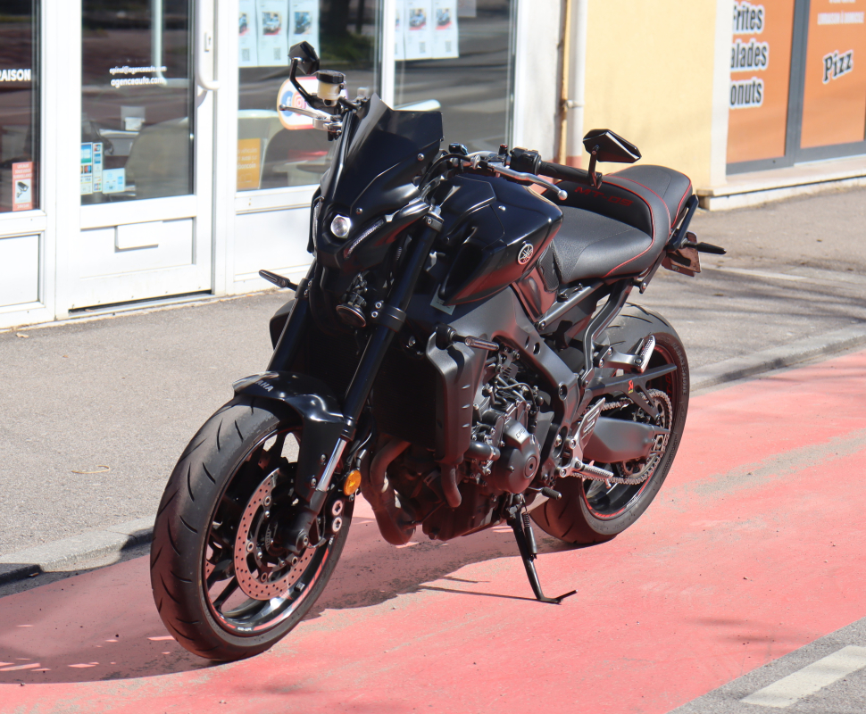 Yamaha MT09 — 2