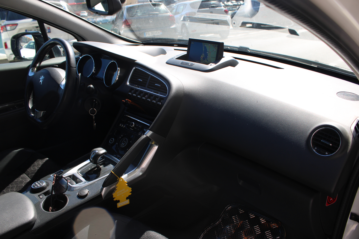 Peugeot 3008 — 9