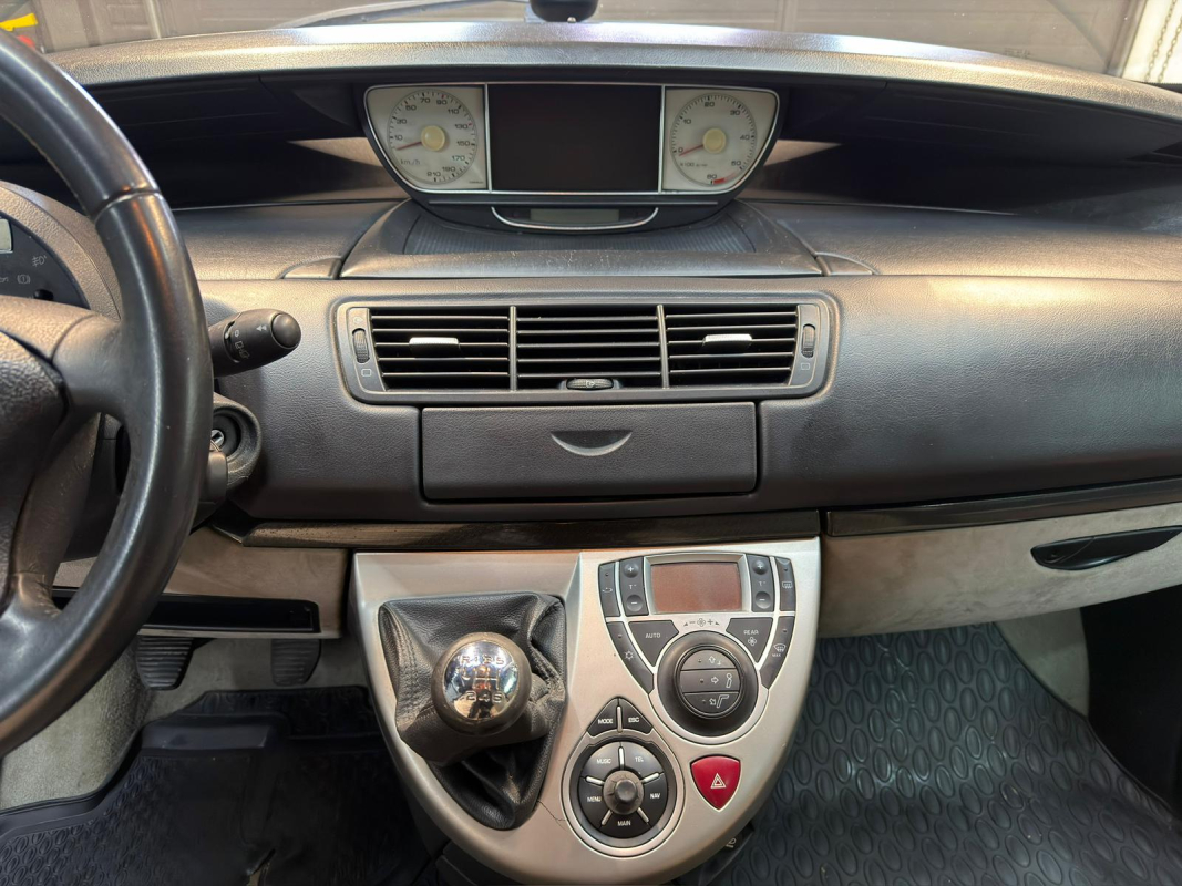 Peugeot 807 — 15
